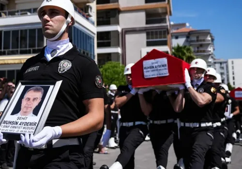 Şehit Aydemir ve Akın, İzmir’de Son Yolculuklarına Uğurlandı