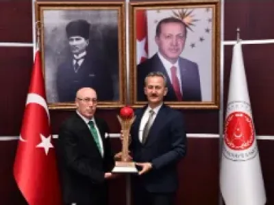 Savunma Sanayiinde "Kızıl Elma" Ruhu: Prof. Dr. Haluk Görgün’e Anlamlı Ödül