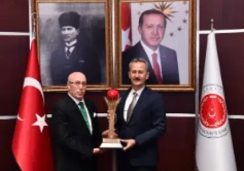 Savunma Sanayiinde "Kızıl Elma" Ruhu: Prof. Dr. Haluk Görgün’e Anlamlı Ödül