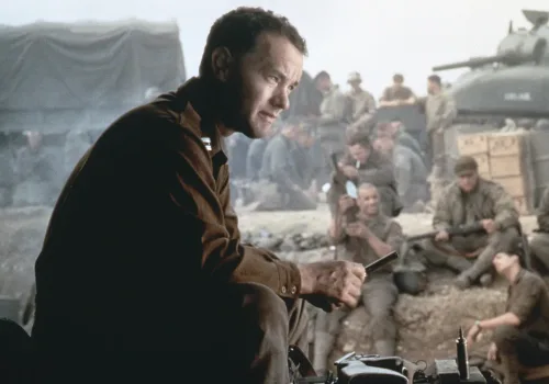 Tom Hanks ve Bitmeyen İkinci Dünya Savaşı Tutkusu