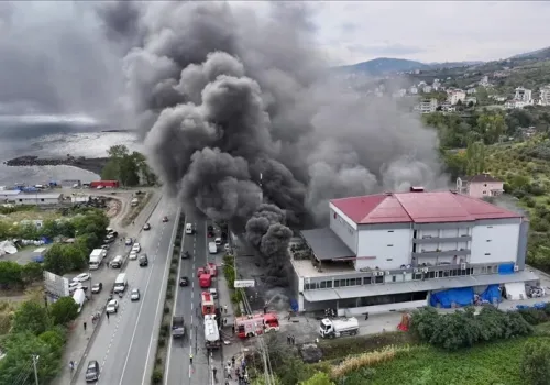 Trabzon’da Alışveriş Merkezinde Yangın