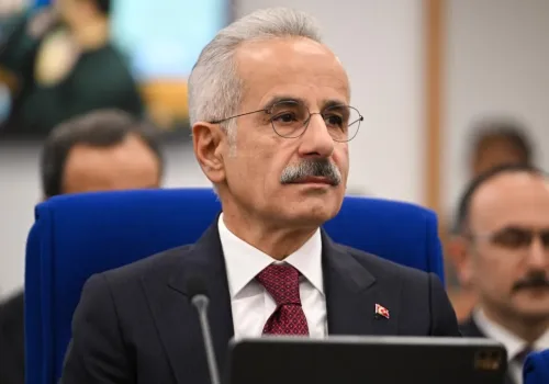 Türk Gemilerine Hürmüz Uyarısı