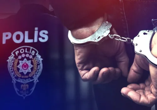 Türk Polisine Alaycı İfadeler Kullanan 8 Kişi Gözaltında