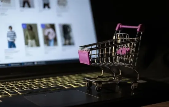 Türkiye E-Ticaret Hacmi 100 Milyar Dolar Eşiğini Aşacak