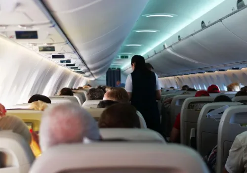 Uçak Yolcularına Ücretsiz Su Uygulaması Başlıyor