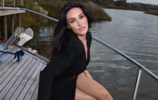 Ünlü Oyuncu Esra Bilgiç'ten Kariyerine Şaşırtıcı Mola Kararı