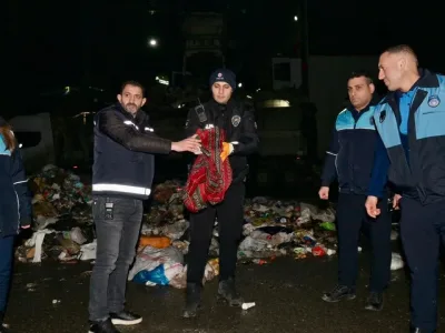 Yanlışlıkla Çöpe Atılan Altınlar Sahibine Teslim Edildi