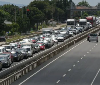 Yollarda Bayram Tatili Dönüşü Trafik Yoğunluğu Başladı