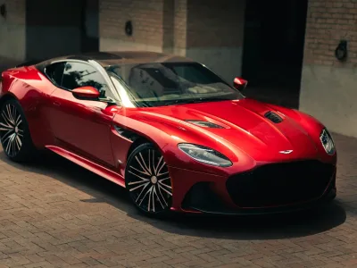 Aston Martin Elektriğe Fren Bastı